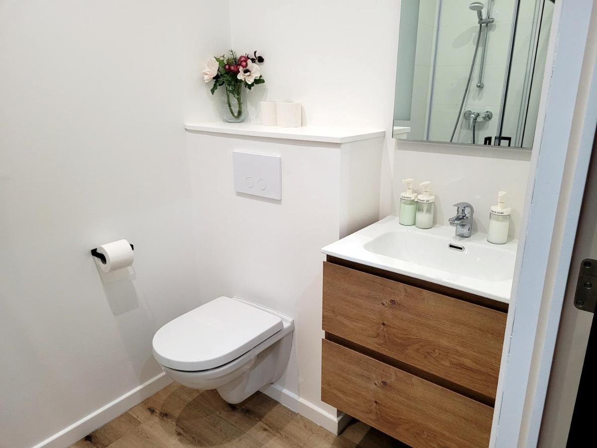 Brand New Iris Room With Private Bathroom And Balcony Brussels Exterior photo