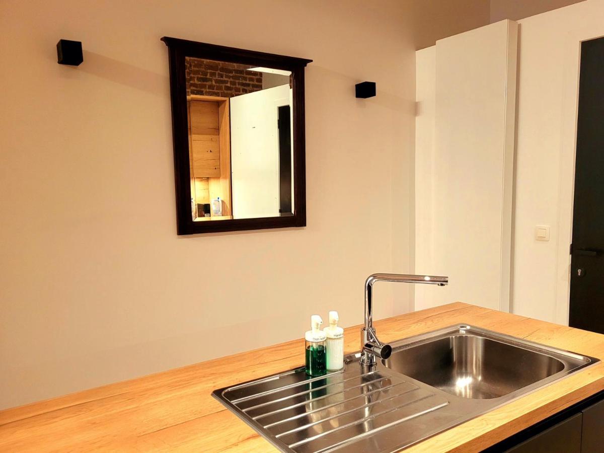 Brand New Iris Room With Private Bathroom And Balcony Brussels Exterior photo